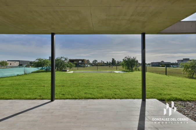 VIDA | Casa 3 dormitorios | 3 baños | piscina