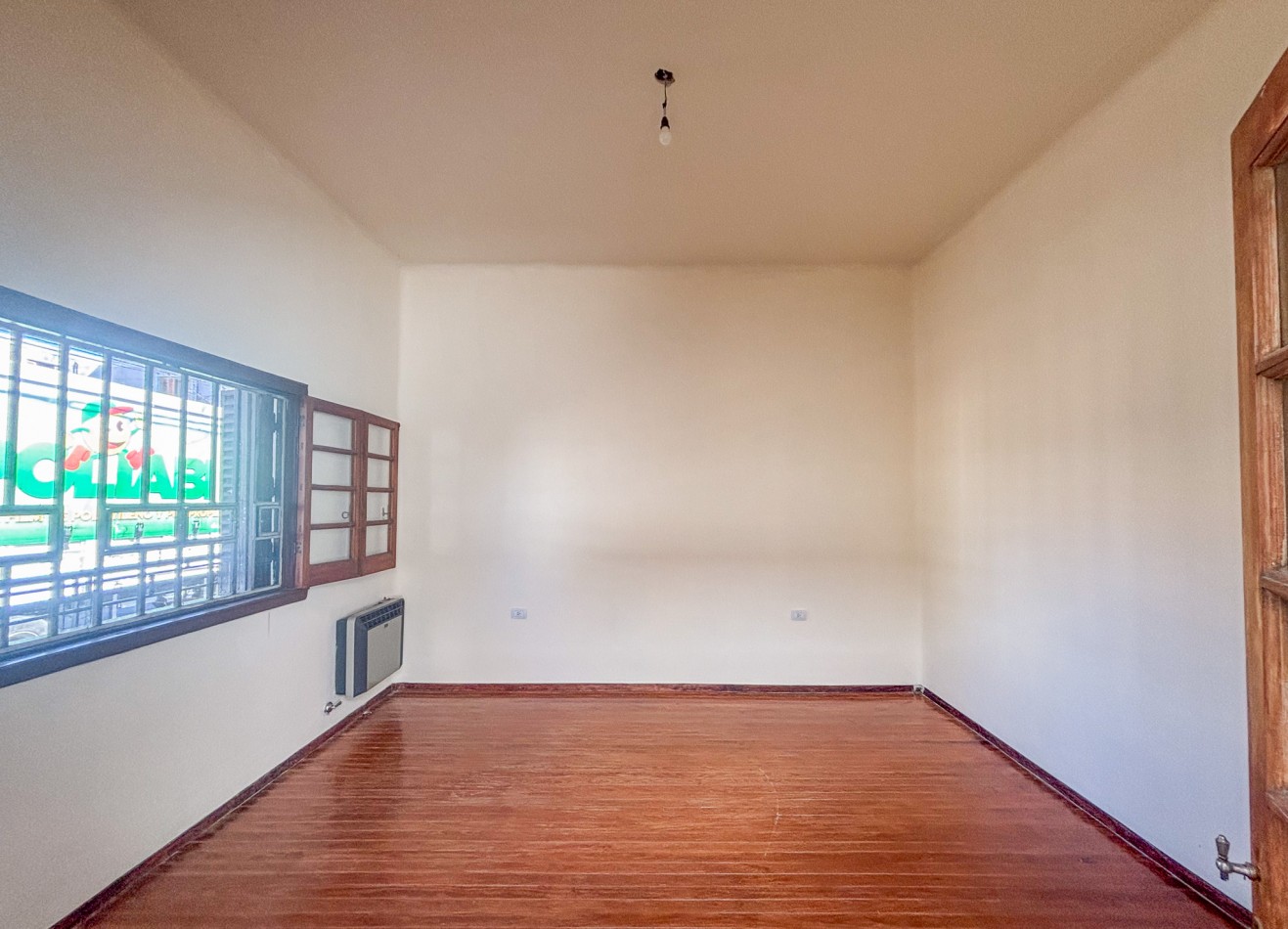 CASA 2 DORMITORIOS CON JARDIN  - BARRIO ALBERDI