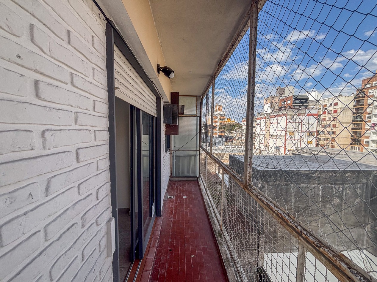 Monoambiente con balcon - 9 de Julio 1275