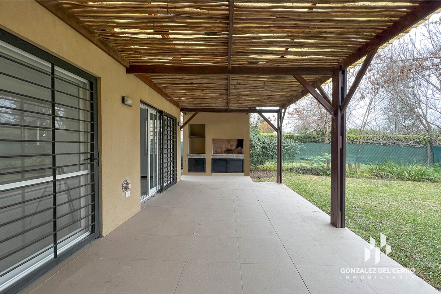 Casa 3 dormitorios y 3 baños en Aldea