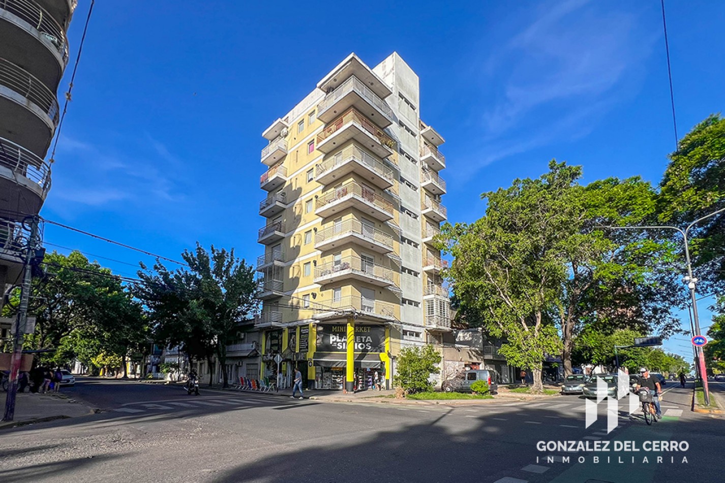 Departamento 1 dormitorio con balcon al frente