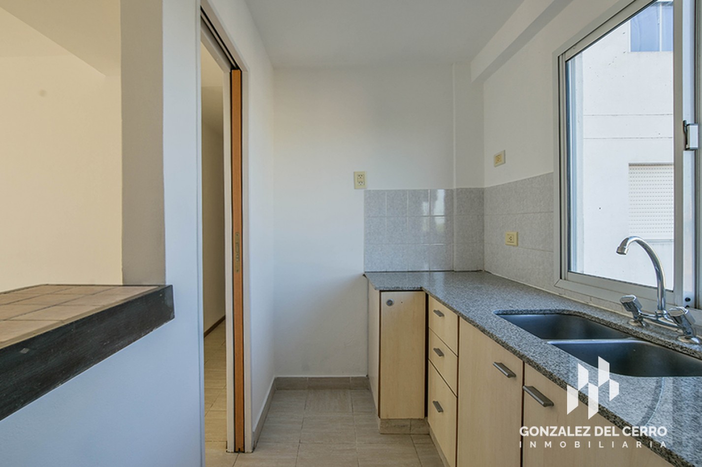 Departamento 1 dormitorio con balcon al frente