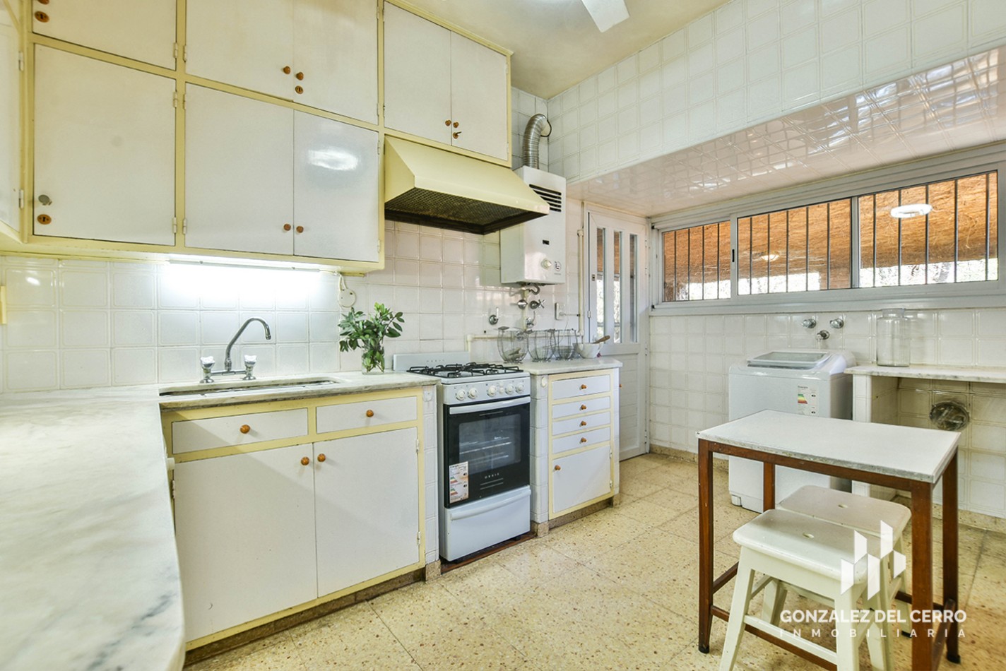 Excelente casa 7 dormitorios en Fisherton