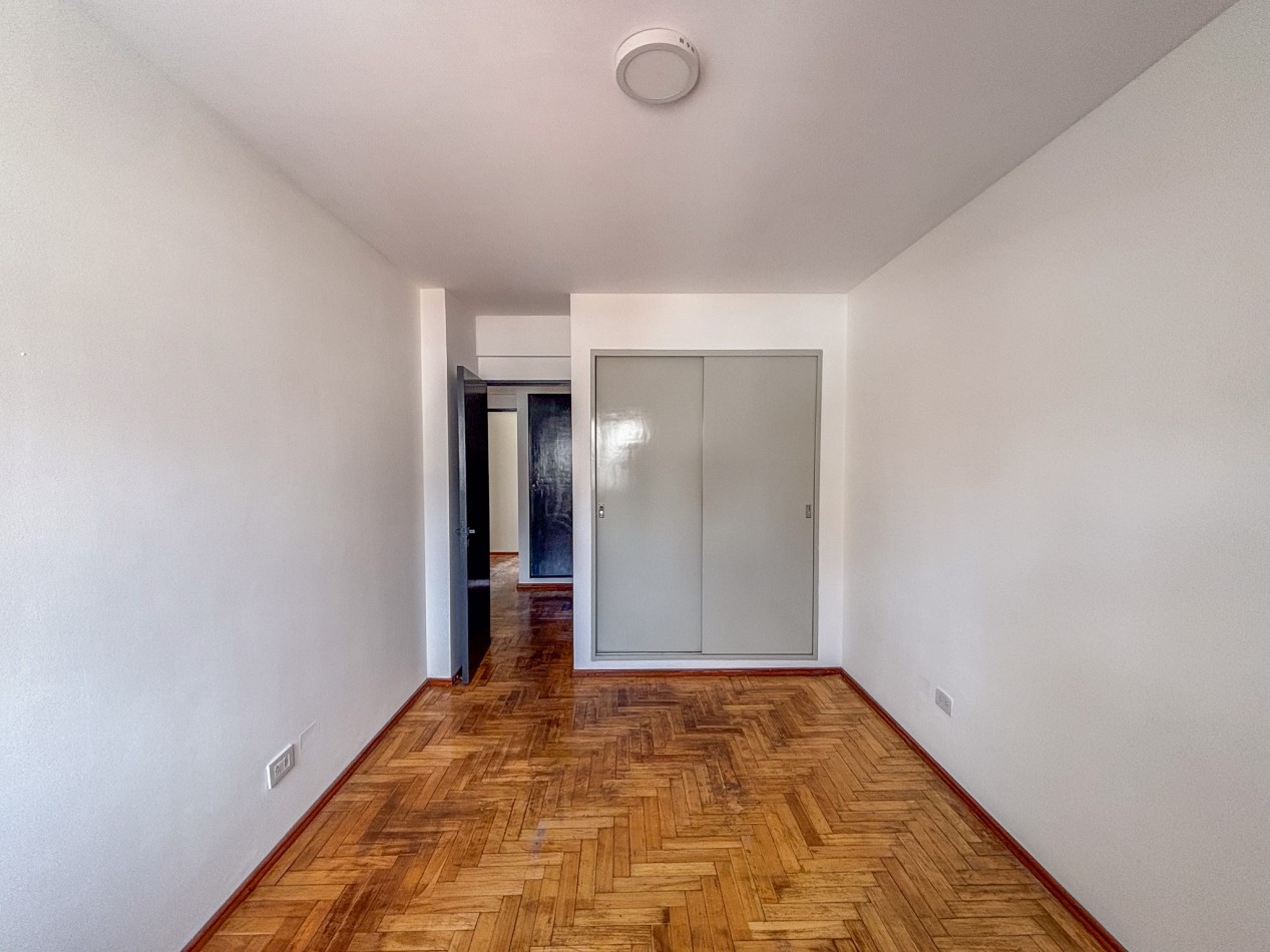 Departamento 2 dormitorios y cochera en alquiler | 9 de Julio 1051