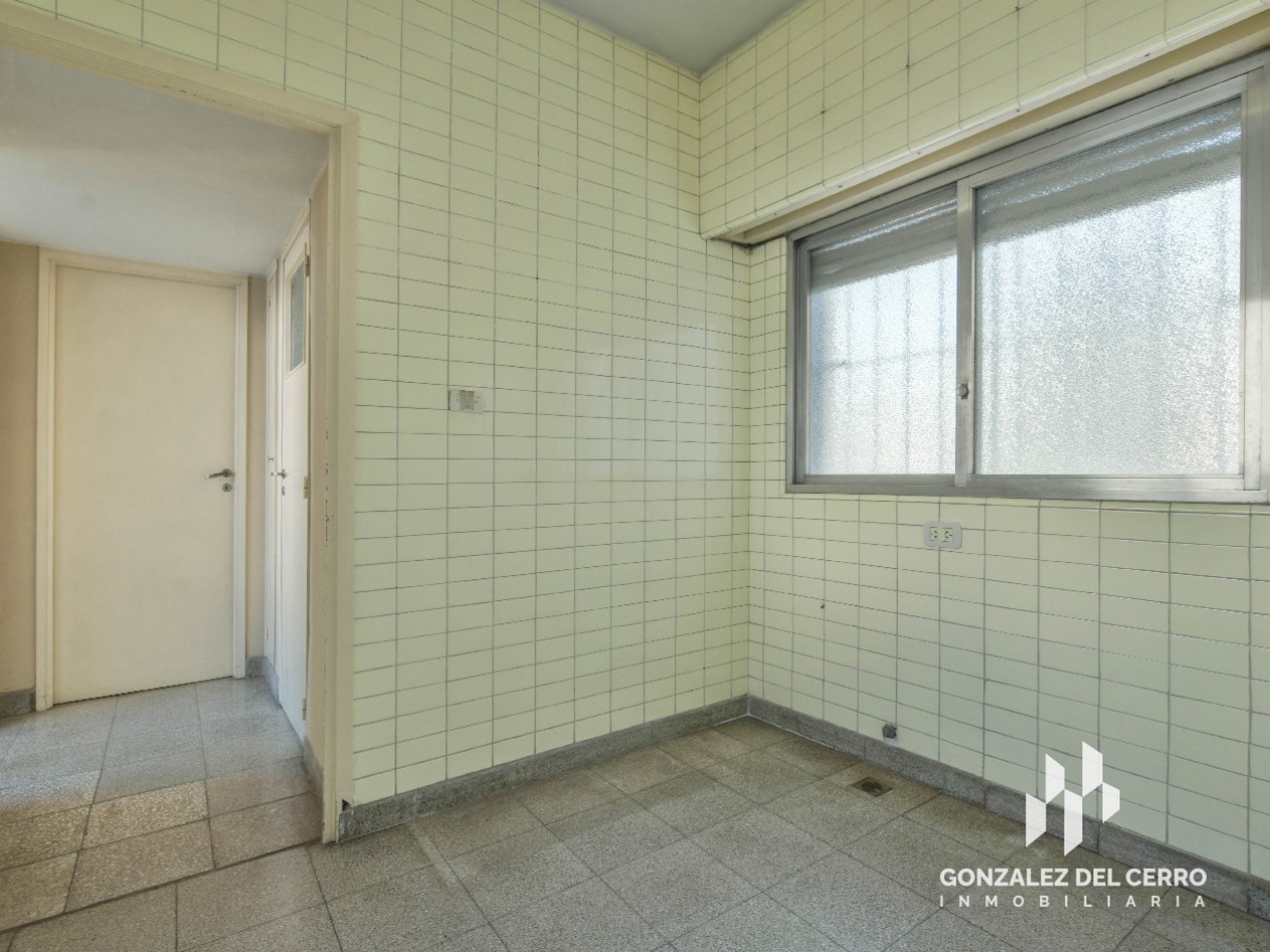 Departamento 2 dormitorios + dependecia de servicio y cochera | Cordoba 2479 