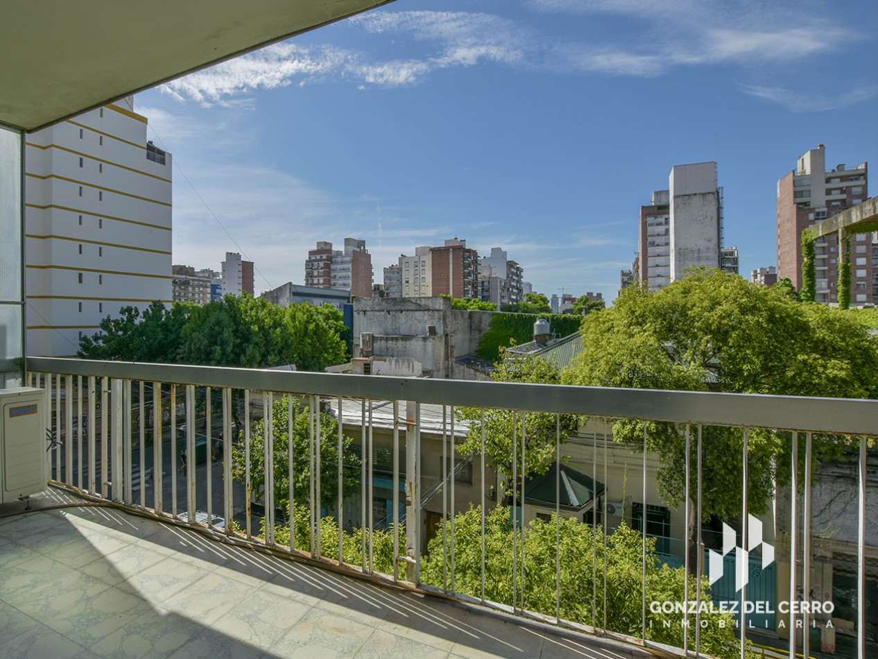 Departamento 2 dormitorios + dependecia de servicio y cochera | Cordoba 2479 