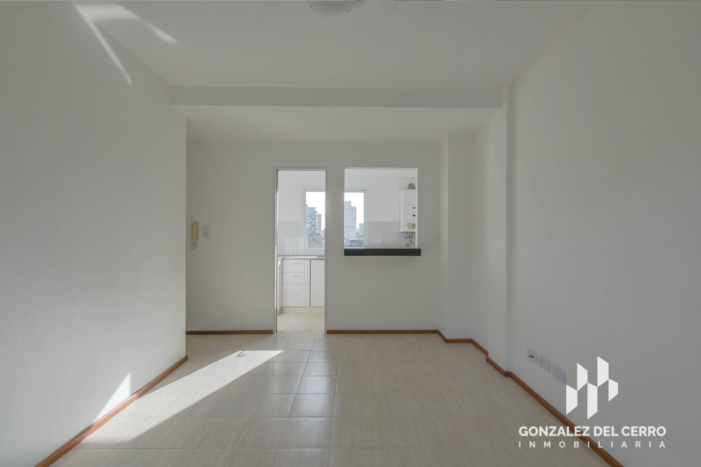 Departamento 1 dormitorio con balcon al frente