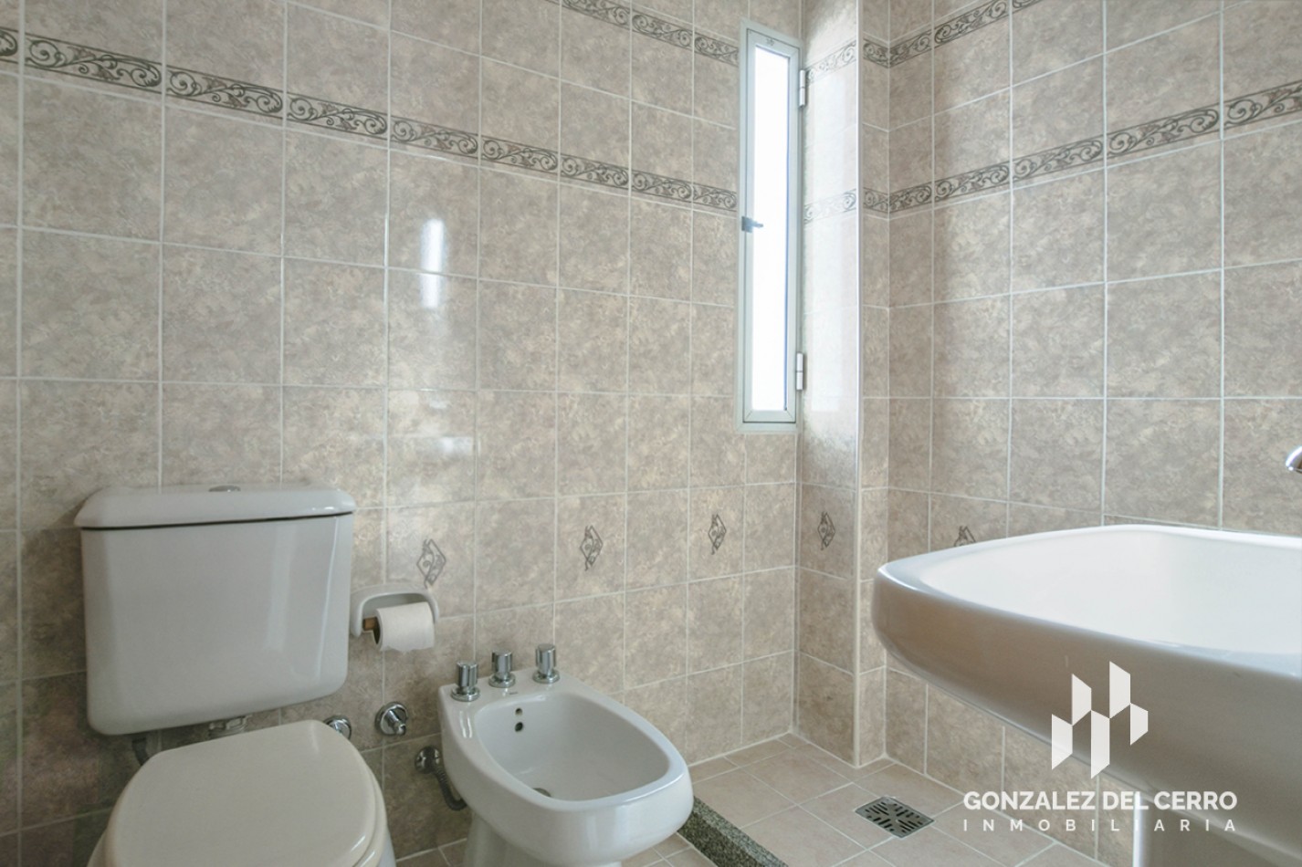Departamento 1 dormitorio con balcon al frente