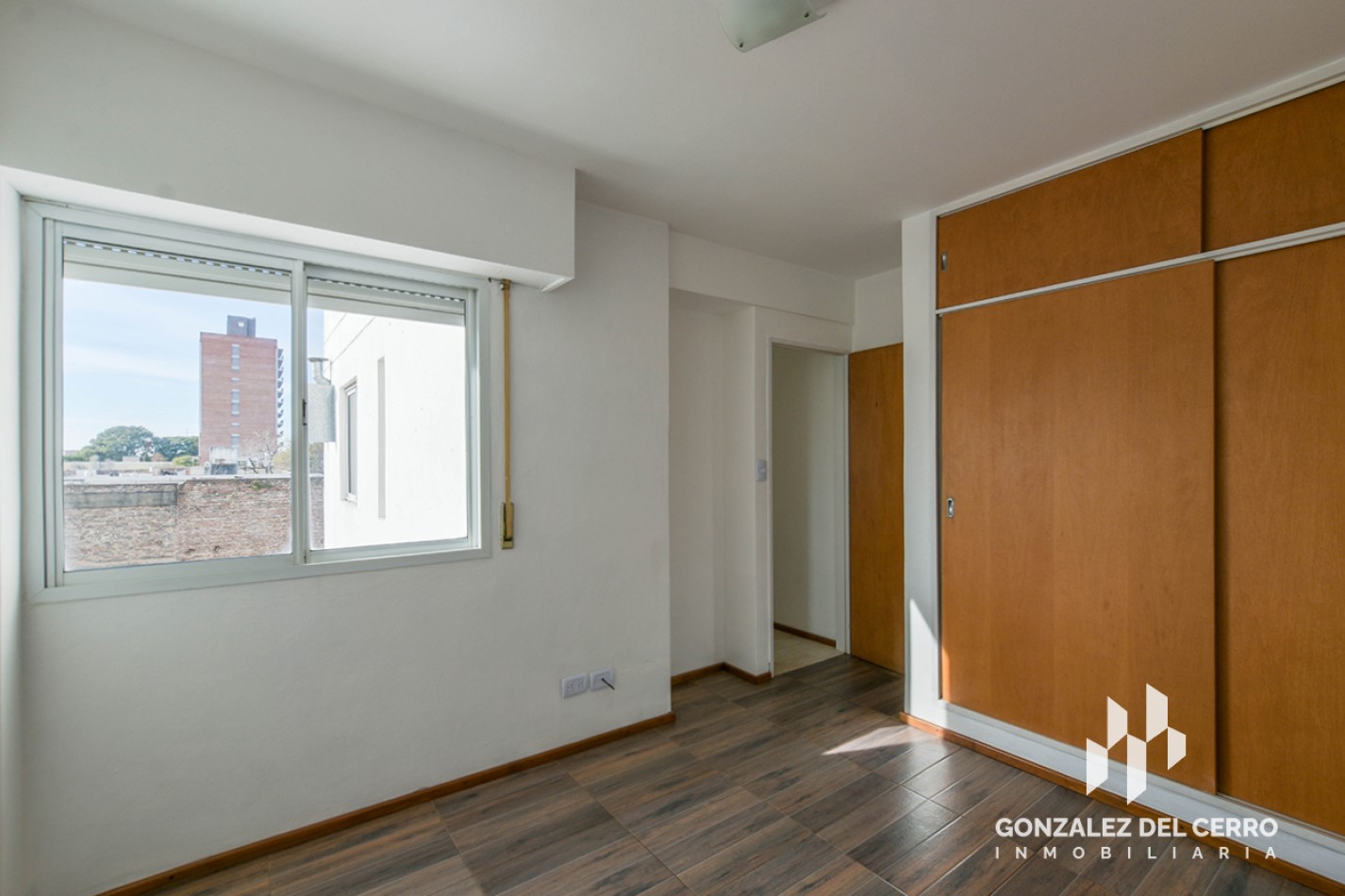 Departamento 1 dormitorio con balcon al frente