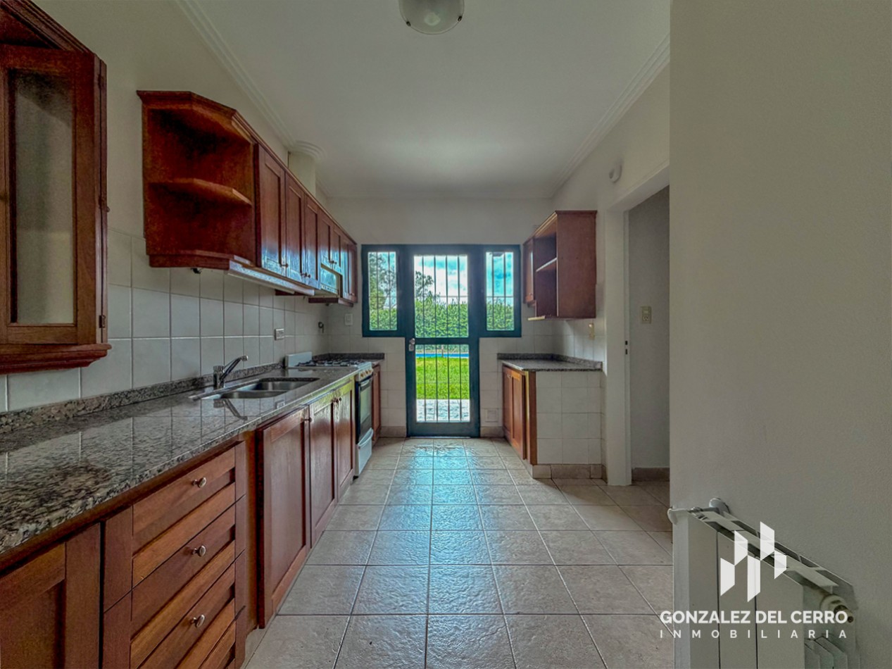 Alquiler casa de 4 dormitorios en Bv. Argentino y Alvarez Condarco
