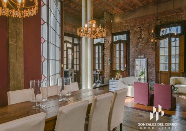 Casa de planta alta con piscina en Juan Manuel de Rosas 948